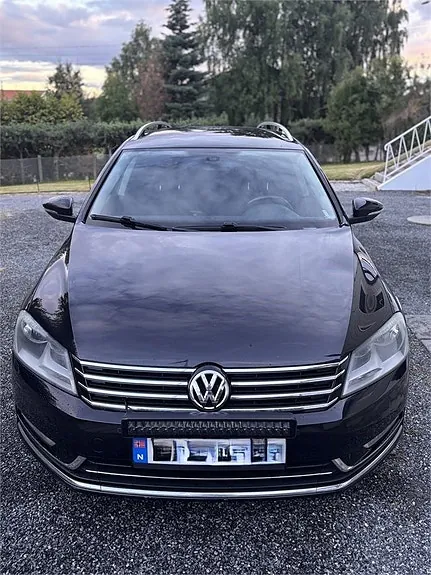 Volkswagen Passat 2011 photo 2