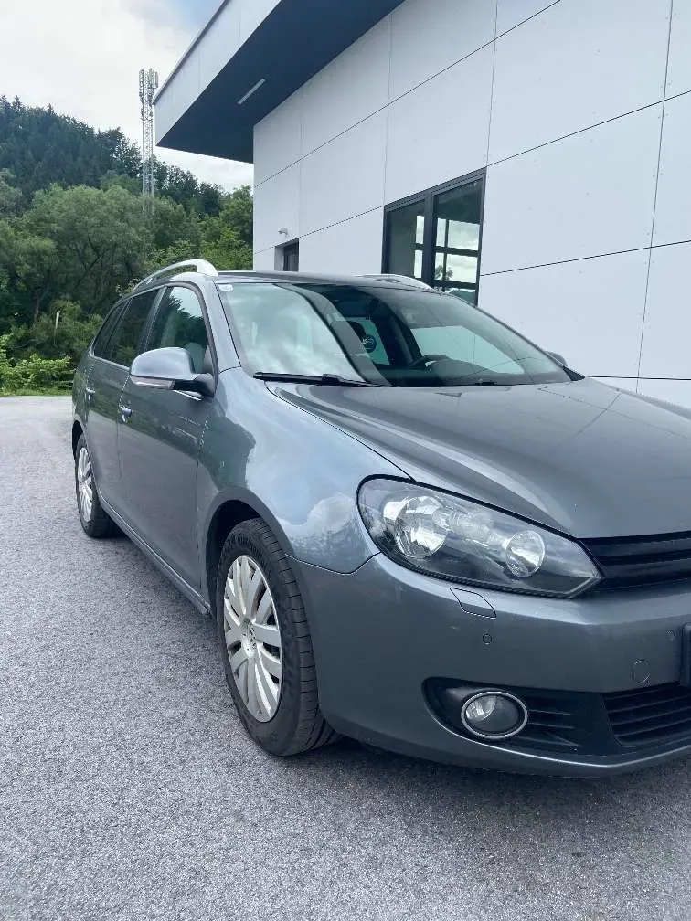 Volkswagen Golf 2010 photo 2
