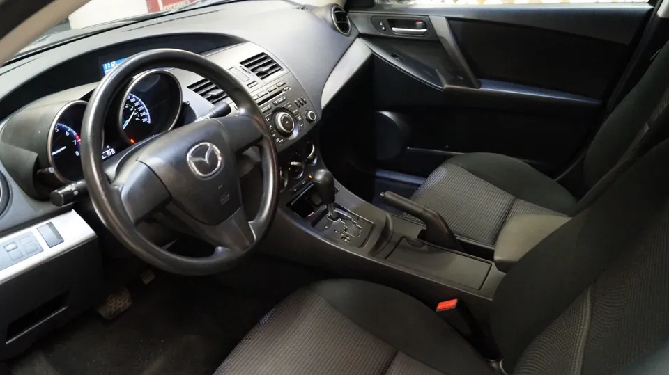 Mazda Mazda3 2013 photo 4