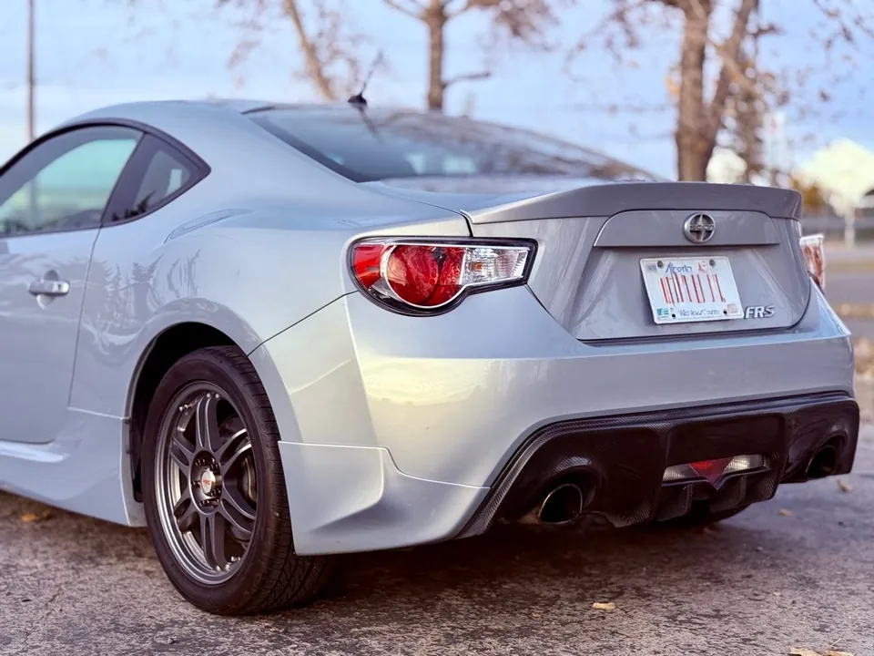 Scion Fr-S 2013 photo 2