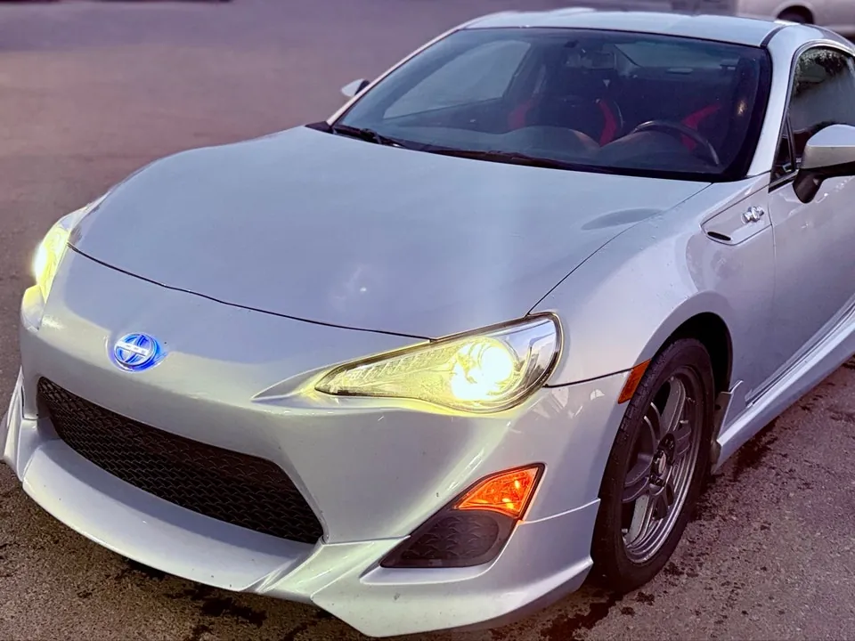 Scion Fr-S 2013 photo 4