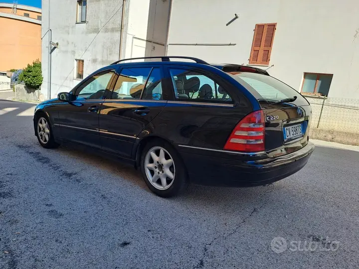 Mercedes-Benz C-Class 2005 photo 3