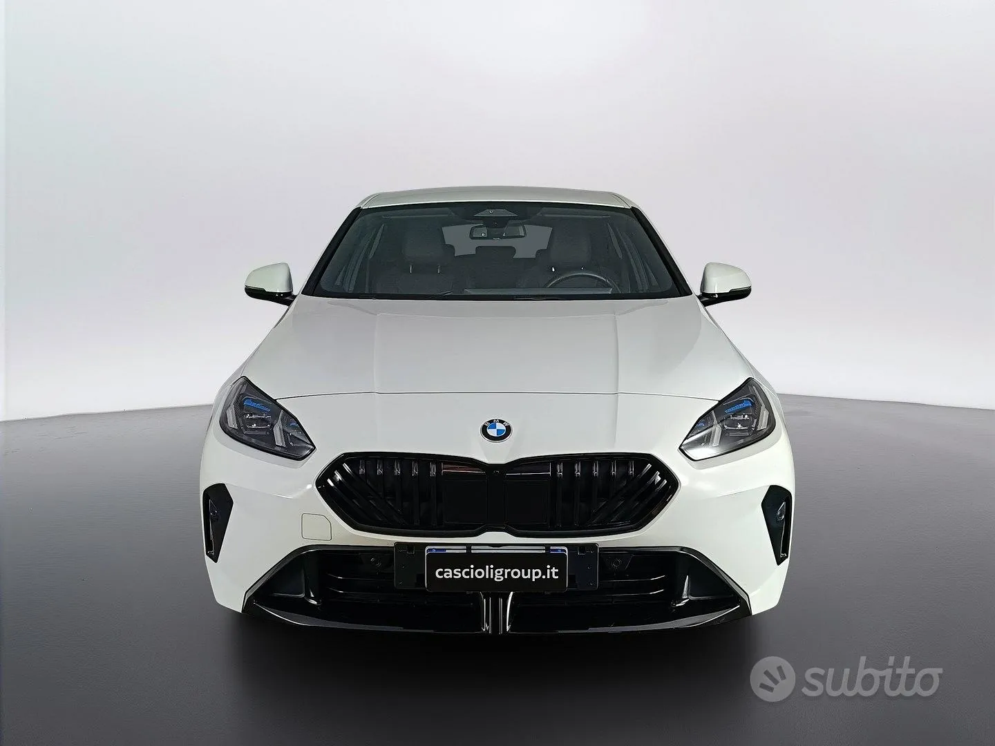 BMW 1 Series 2025 photo 2