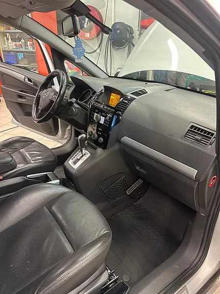 Opel Zafira 2008 photo 4