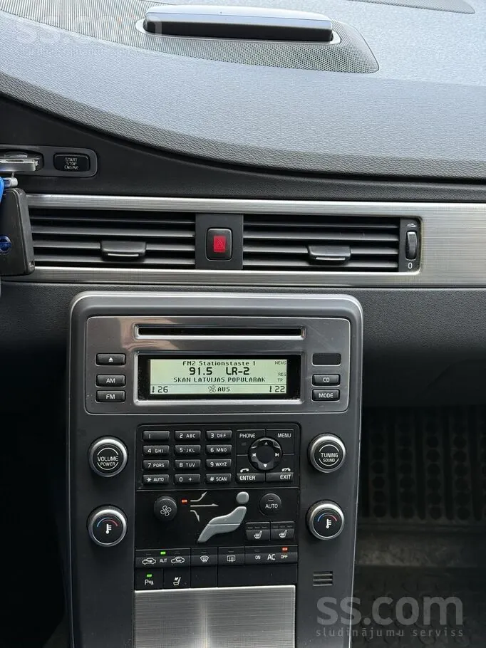 Volvo V70 2010 photo 5