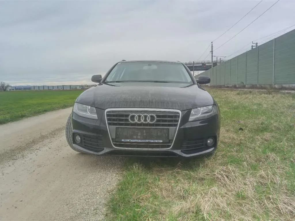 Audi A4 2011 photo 3