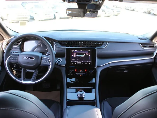 Jeep Grand Cherokee L 2025 photo 4