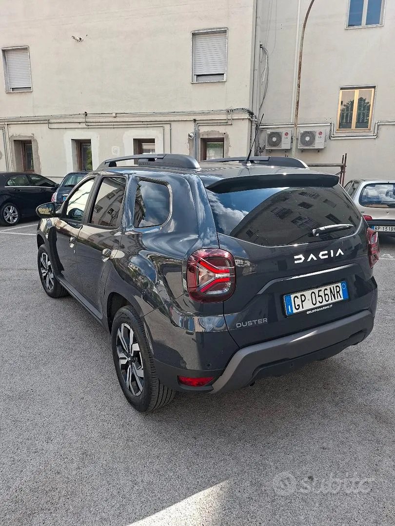 Dacia Duster 2023 photo 2