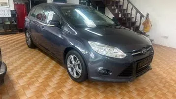 Ford Focus 2013 photo 2