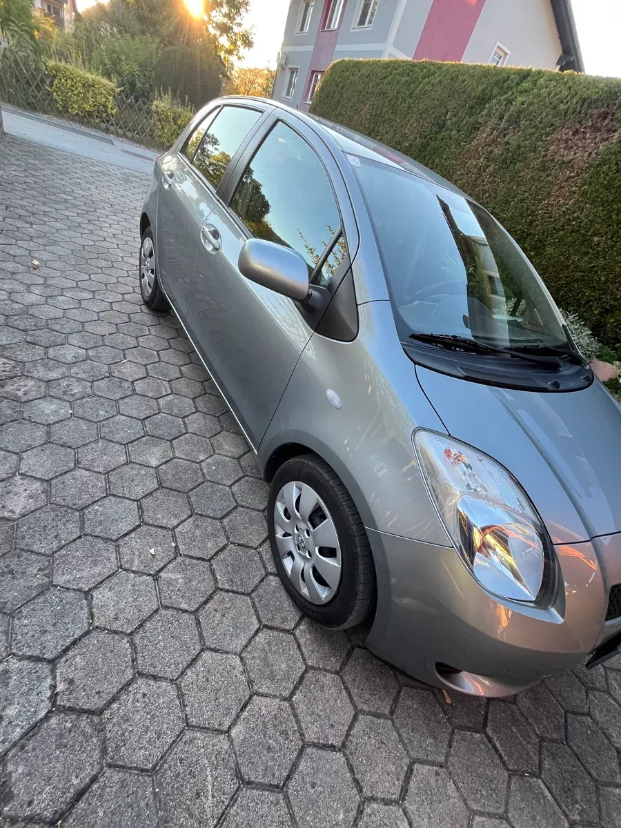 Toyota Yaris 2007 photo 3