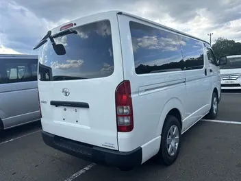 Toyota Hiace 2021 photo 4