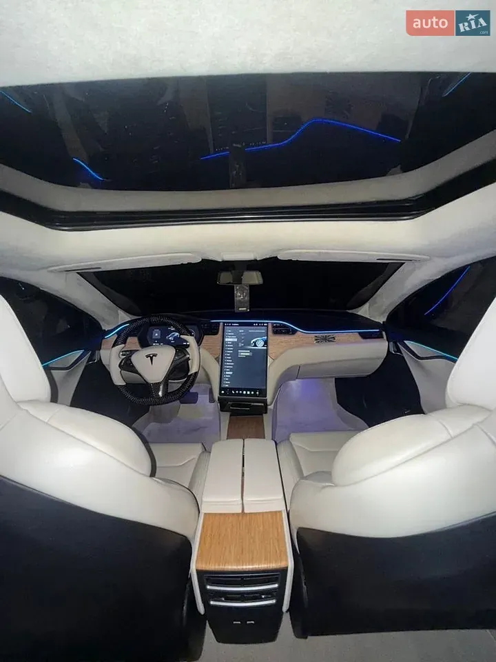 Tesla Model S 2018 photo 4