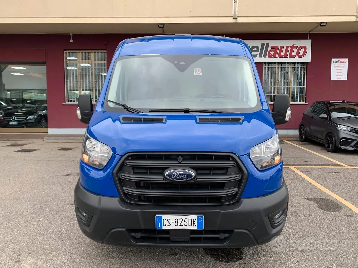 Ford Transit 2023 photo 2