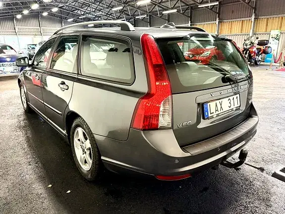 Volvo V50 2011 photo 3
