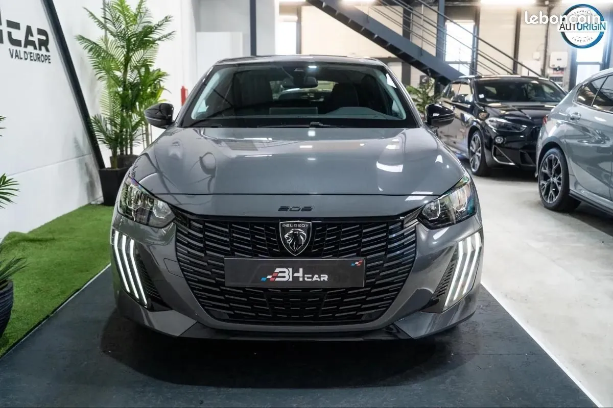 Peugeot 208 2024 photo 2