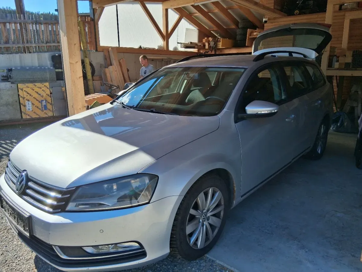 Volkswagen Passat 2011 photo 3