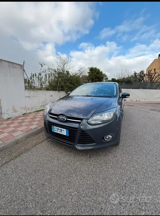 Ford Focus 2012 photo 2