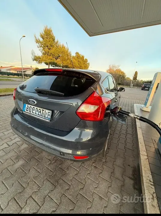 Ford Focus 2012 photo 3