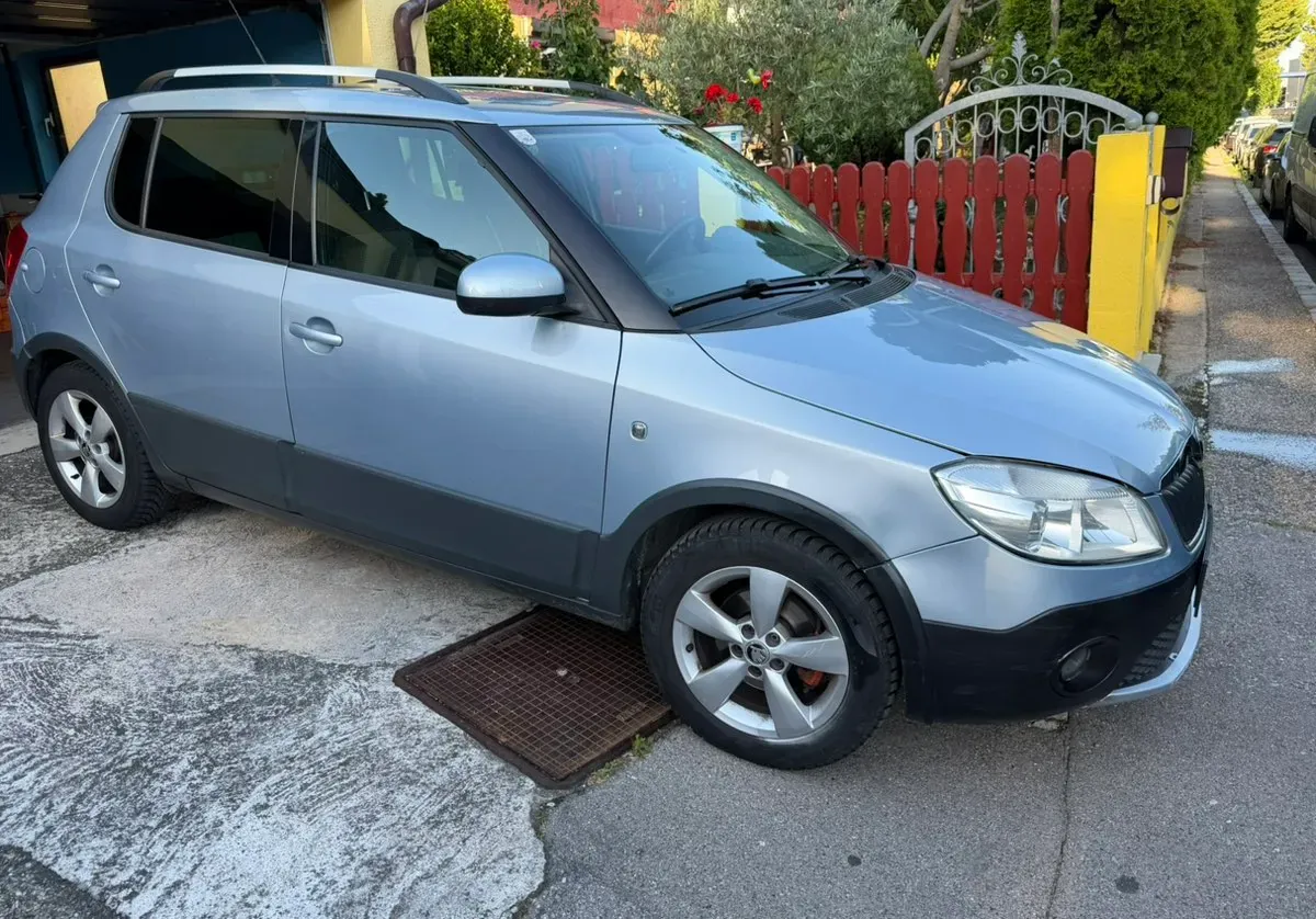 Skoda Fabia 2010 photo 3