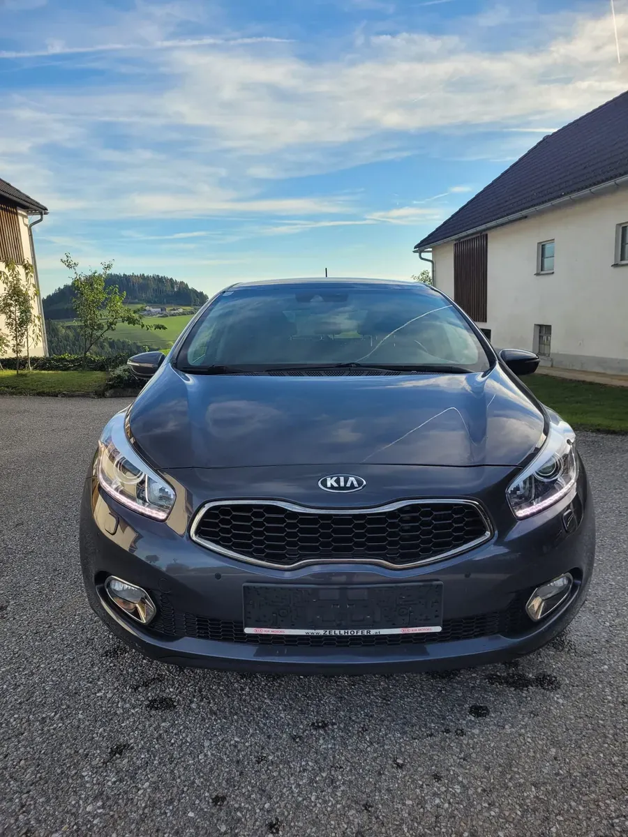Kia Ceed 2012 photo 3