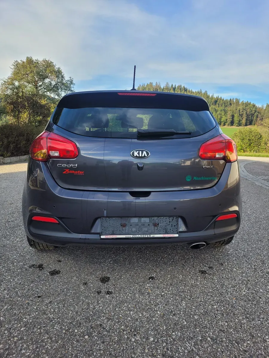 Kia Ceed 2012 photo 2