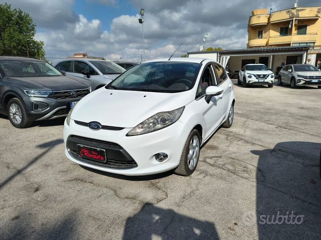 Ford Fiesta 2011 photo 3