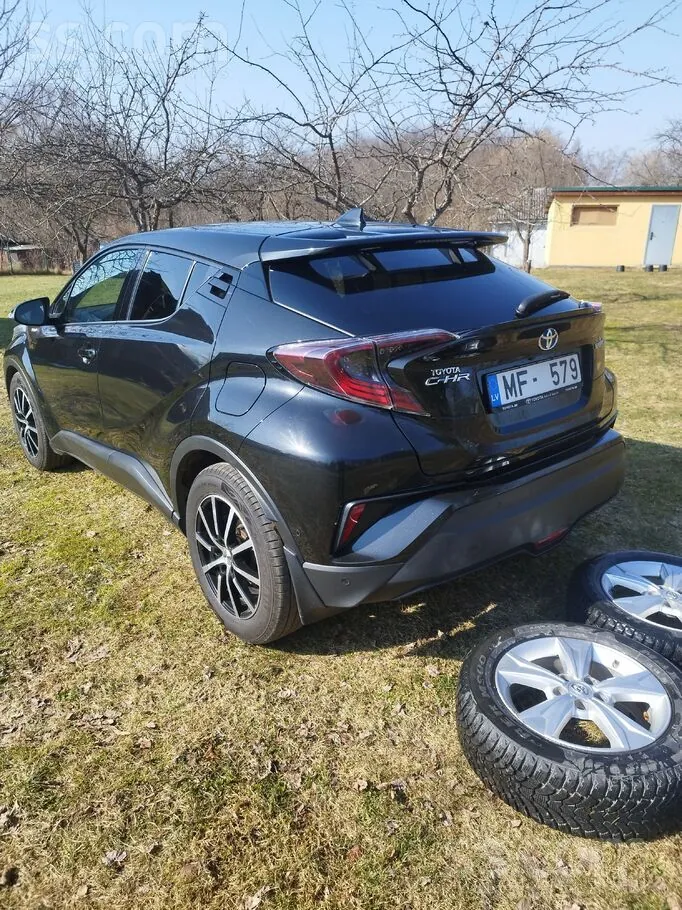 Toyota C-Hr 2018 photo 3