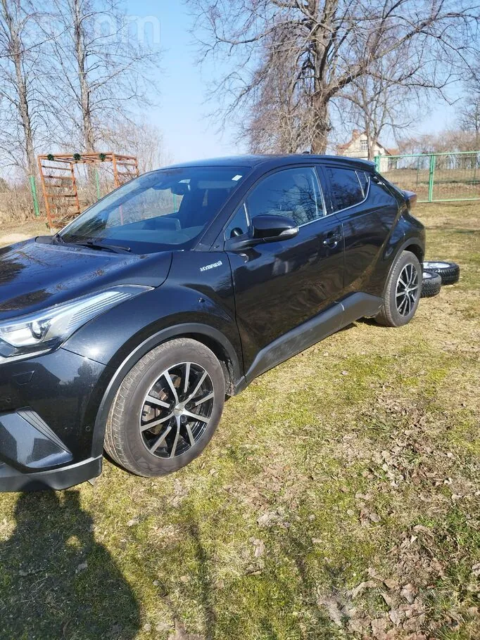 Toyota C-Hr 2018 photo 2