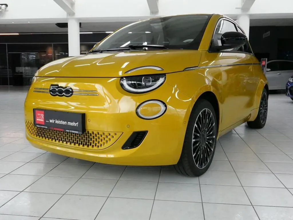 Fiat 500E photo 3