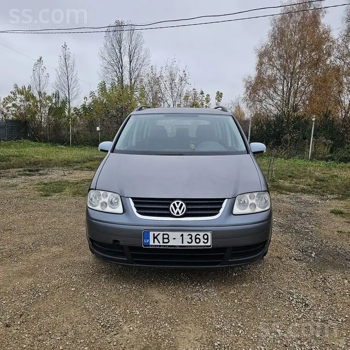 Volkswagen Touran 2007 photo 2