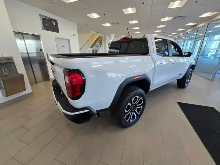 GMC Canyon 2026 photo 3
