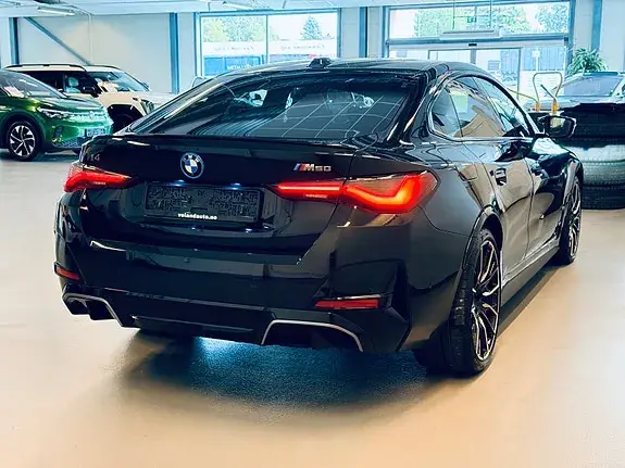 BMW I4 2023 photo 5