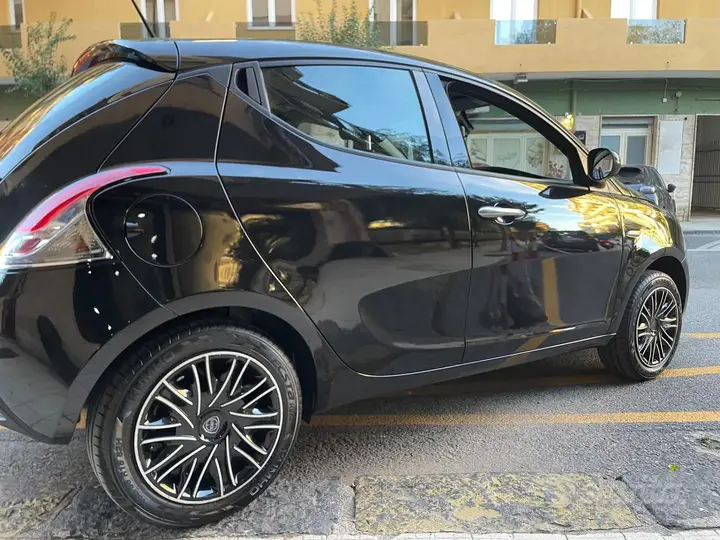 Lancia Ypsilon 2022 photo 4