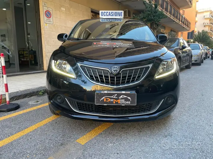 Lancia Ypsilon