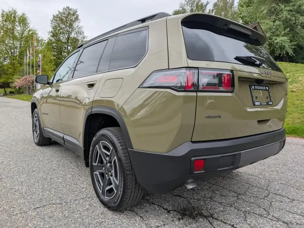 Jeep Cherokee 2026 photo 3