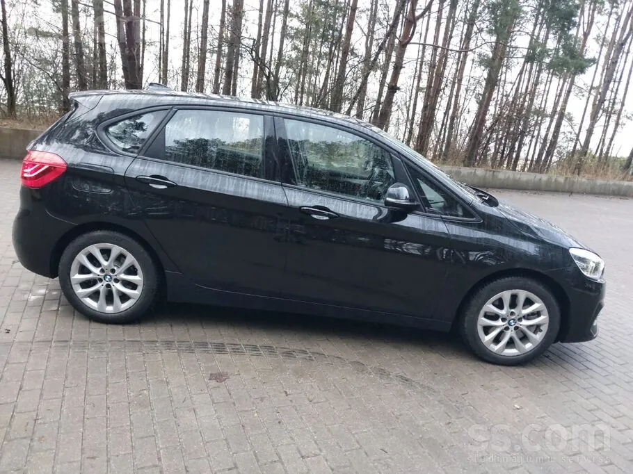 BMW 225 2021 photo 2