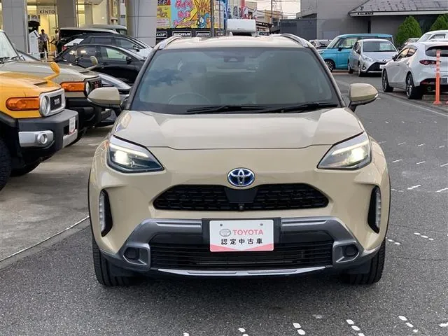 Toyota Yaris Cross Hybrid Z 2022 photo 2