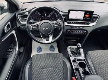Kia Ceed Sw 2022 photo 2