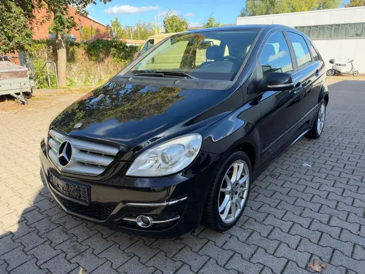 Mercedes-Benz B200