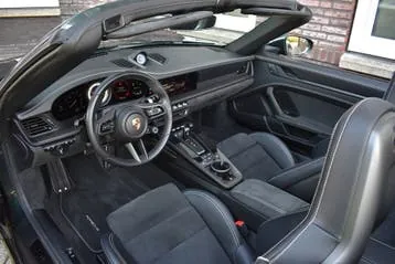 Porsche 911 2024 photo 2