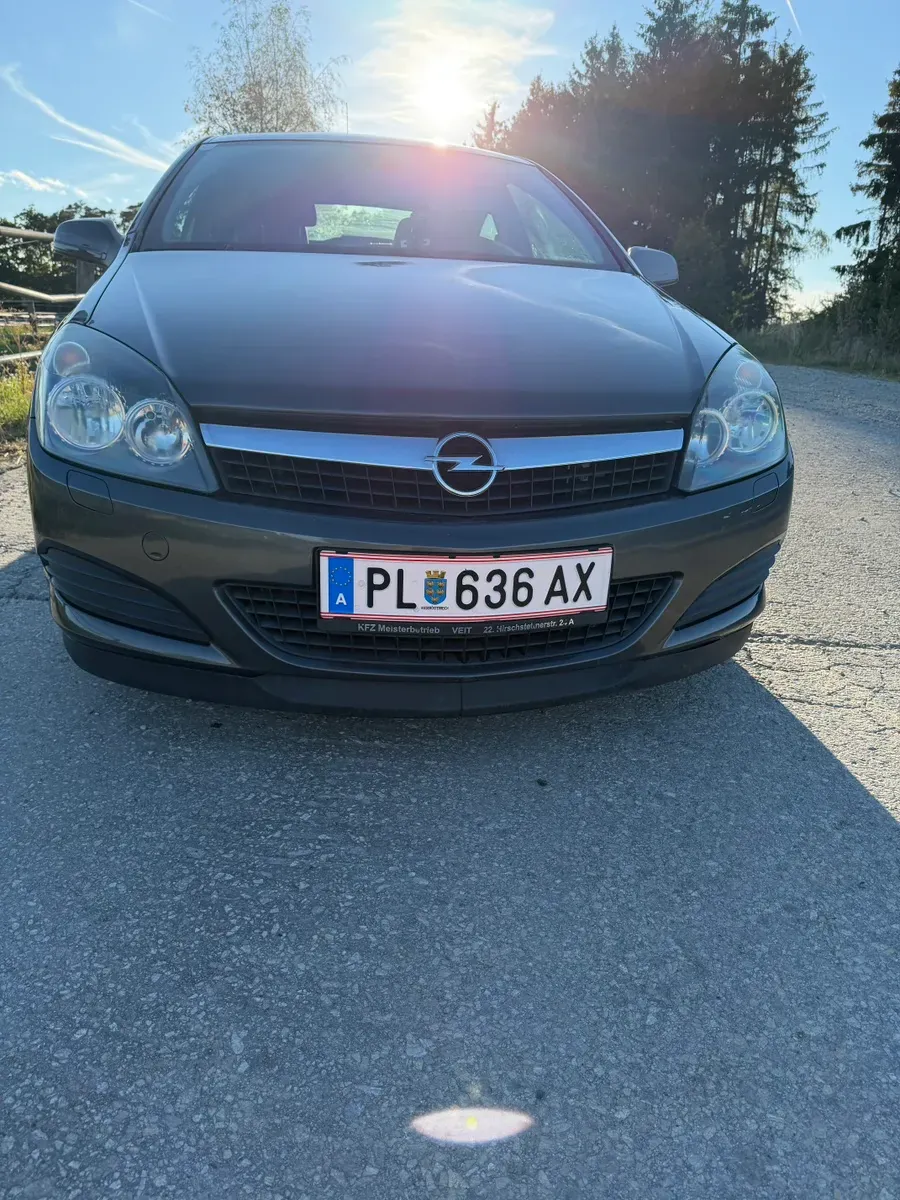 Opel Astra 2009 photo 3