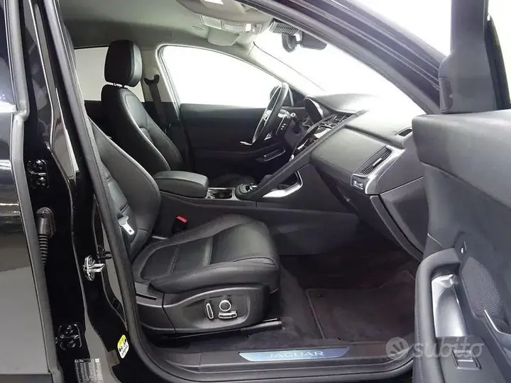 Jaguar E-Pace 2022 photo 3