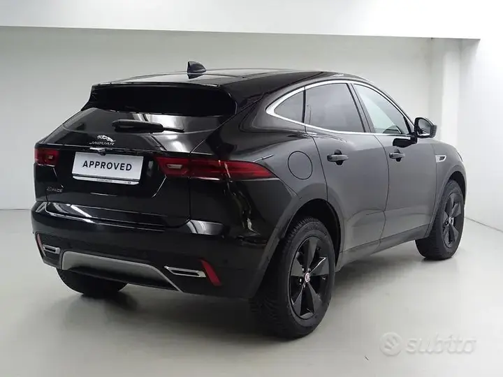 Jaguar E-Pace 2022 photo 2