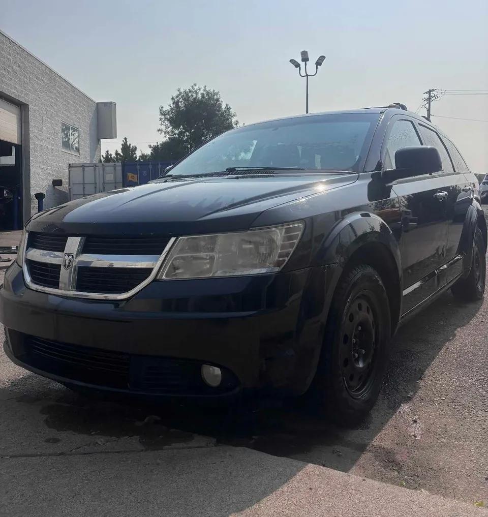 Dodge Journey 2010 photo 2