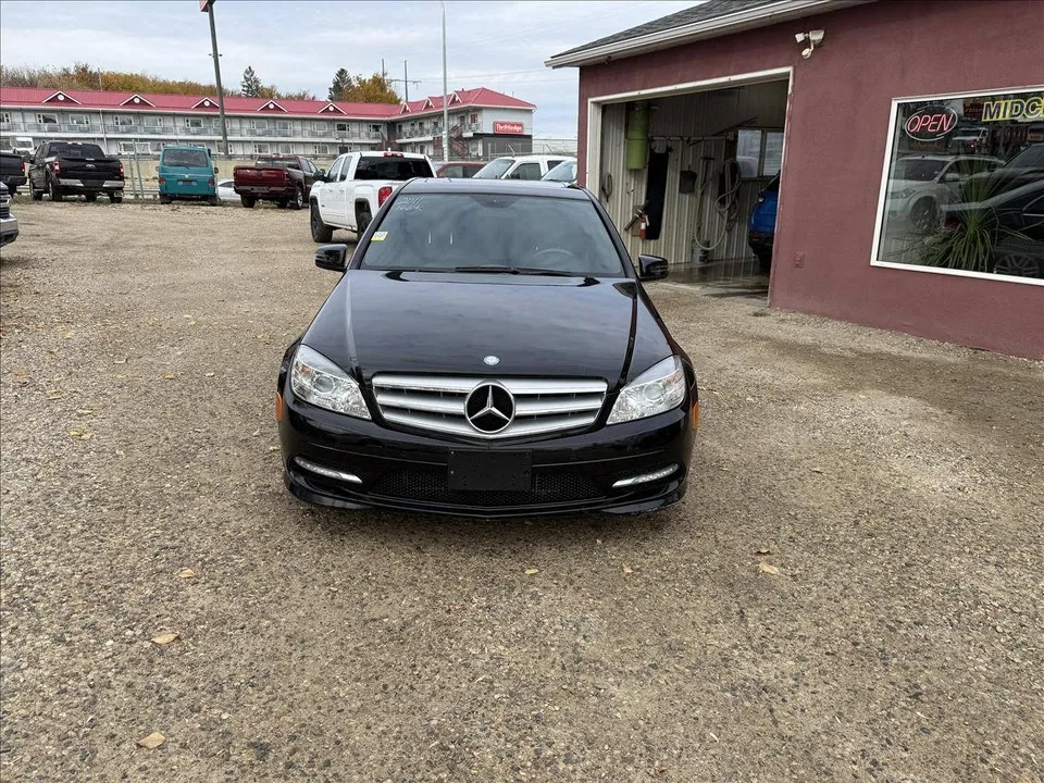 Mercedes-Benz C-Class 2011 photo 2