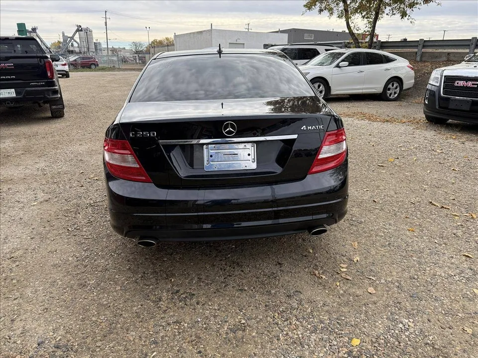 Mercedes-Benz C-Class 2011 photo 4