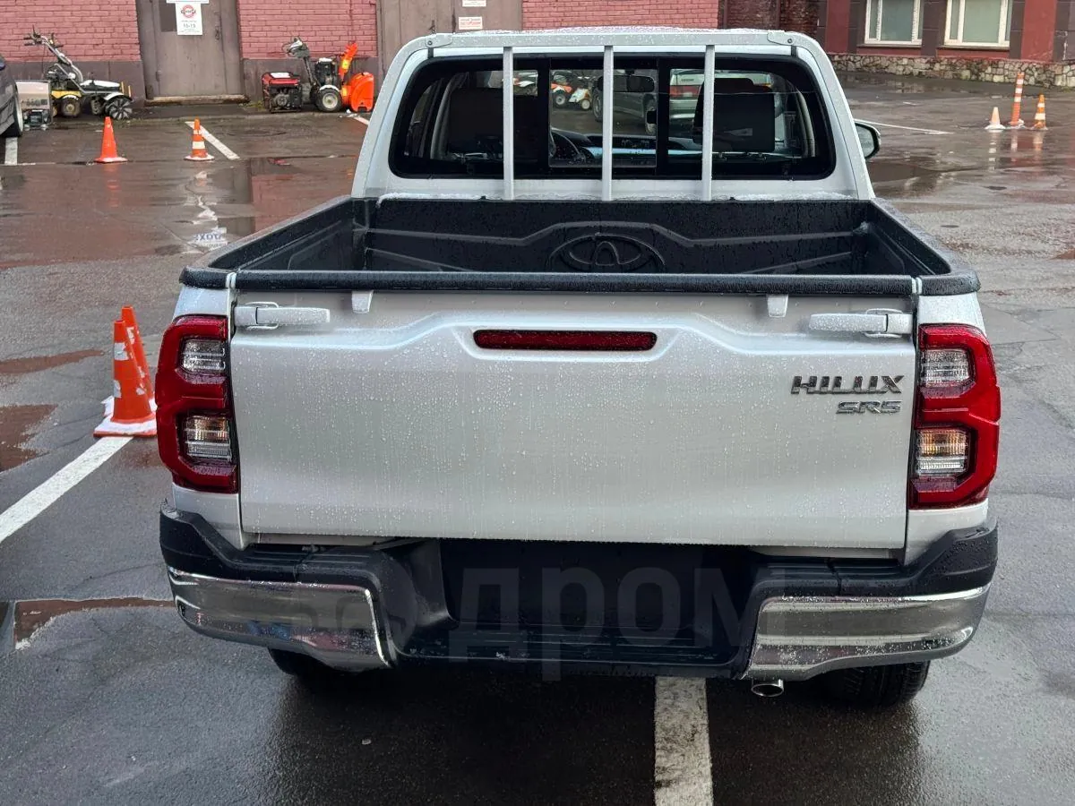 Toyota Hilux 2024 photo 5