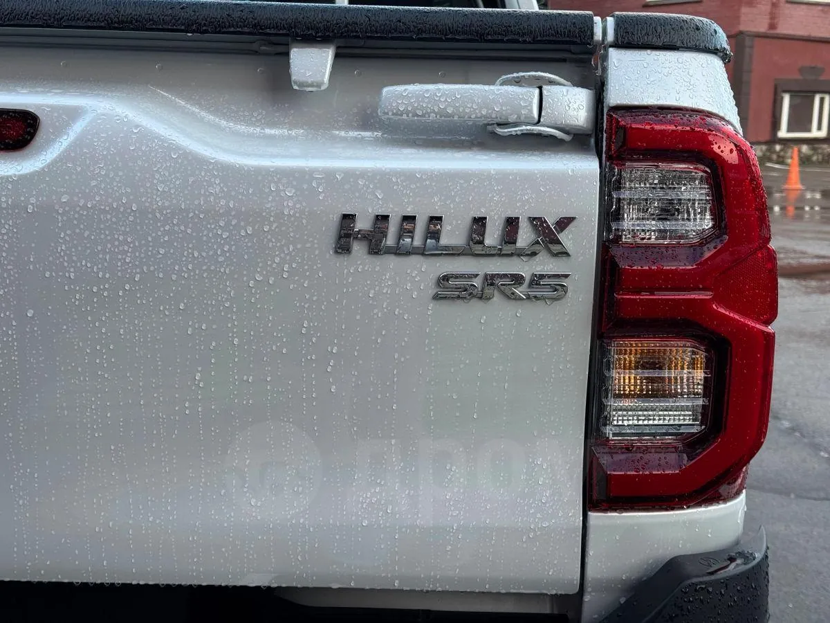 Toyota Hilux 2024 photo 4