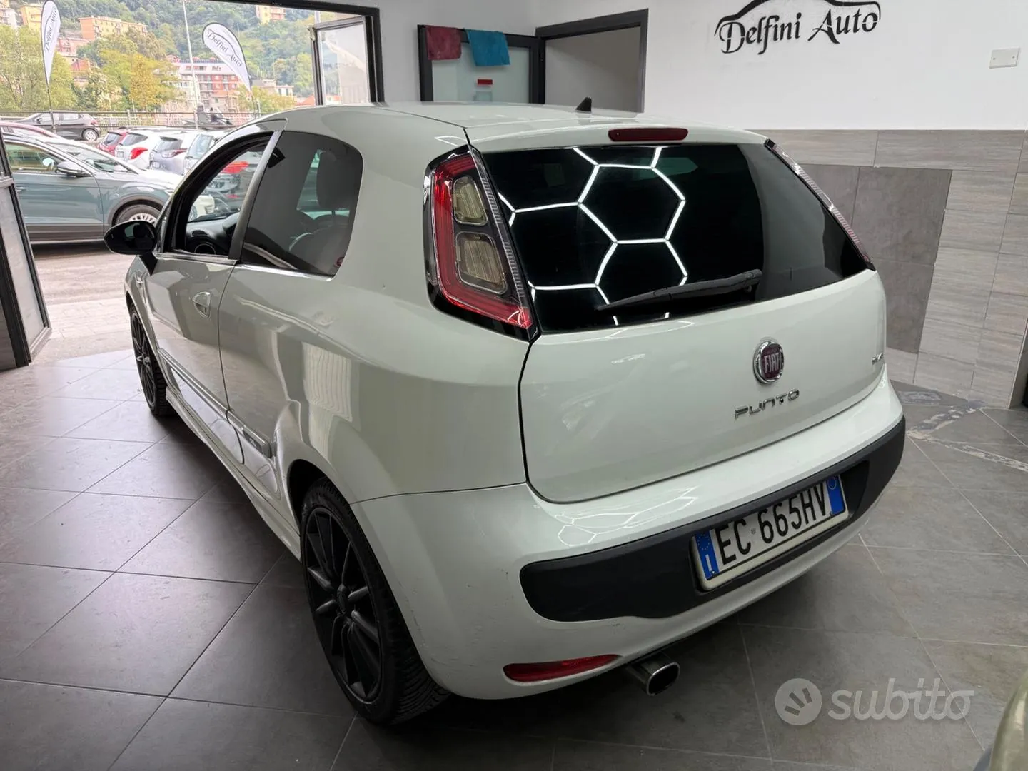 Fiat Punto Evo 2010 photo 2