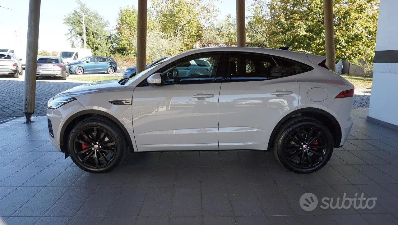 Jaguar E-Pace 2022 photo 2